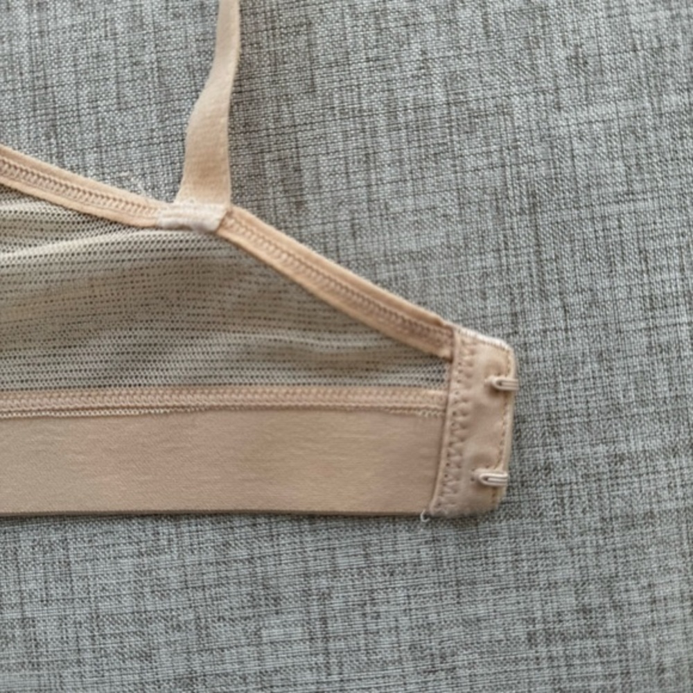 Lively All-Day Deep V No-Wire wireless Nude bra T shirt with J‎ hooks 38DD - Picture 7 of 9